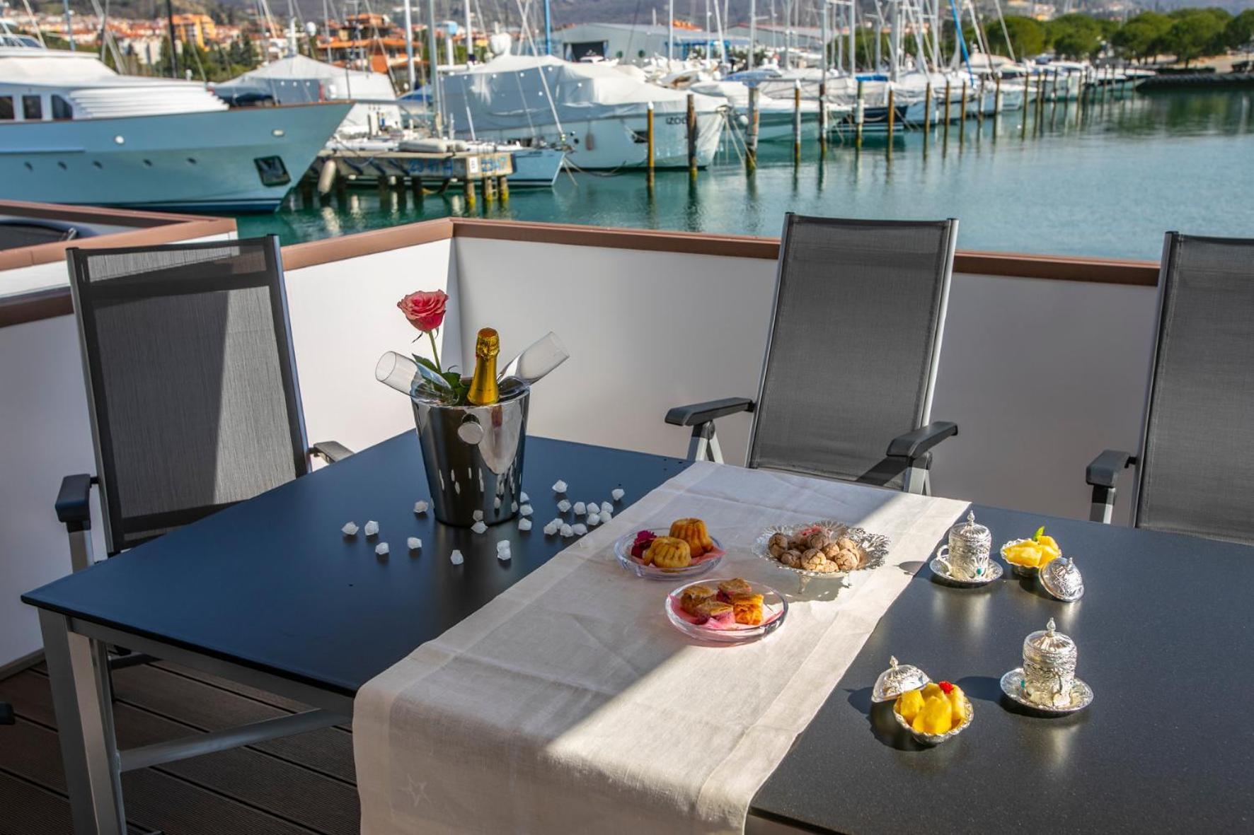 Floating Sea House Principessa Villa Portorož Exterior foto